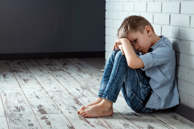 Dans un reportage publié le 8 novembre, le journal La Charente libre raconte la vie difficile de deux enfants victimes de harcèlement à l’école et comment il est difficile de rebondir. Aujourd’hui âgé de 20 ans, Hugo raconte comment on lui a volé son enfance.