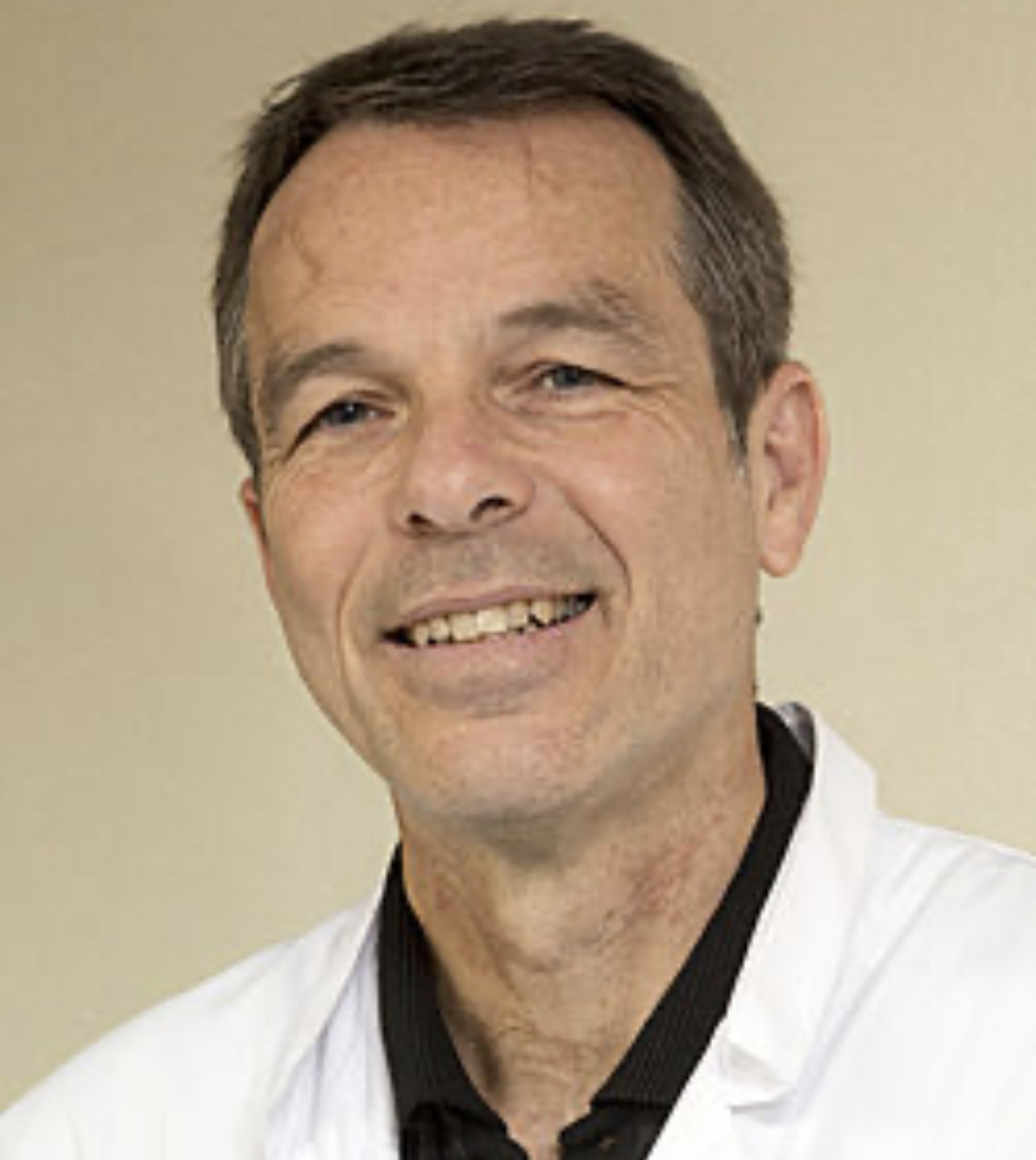 Endocrinologue et diabétologue, le docteur Patrick Lefebvre est spécialisé dans les maladies métaboliques et dans la nutrition. En lien avec le Département Endocrinologie de l’hôpital Lapeyronie à Montpellier et président régional de la Ligue contre l’obésité Occitanie, il répond à nos questions dans le cadre de la crise sanitaire du Covid-19 et de son impact sur les personnes souffrant d’obésité. Son constat et ses conseils.