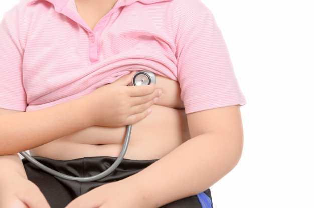 Un rapport émanant d’un centre de soins réputé de New York souligne que, pour les enfants hospitalisés, la complication de l’obésité n’augmentait pas nécessairement la probabilité qu’un jeune patient infecté par le coronavirus, ait besoin de niveaux de soins améliorés. Contrairement aux adultes...