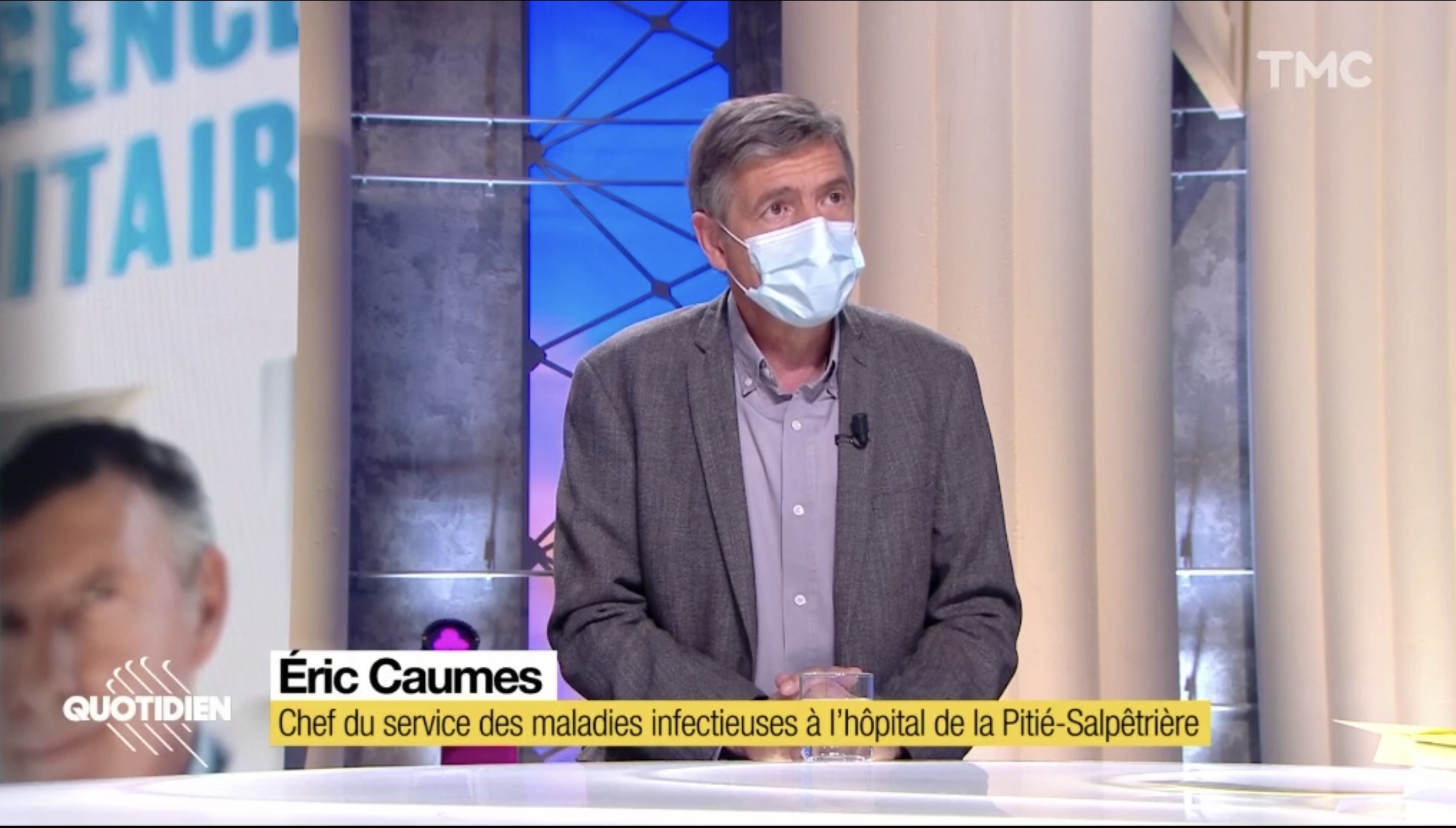 Invité lundi soir de l’émission Quotidien sur TMC, le professeur Eric Caumes, chef du service des maladies infectieuses de l’hôtel de la Pitié Salpêtrière à Paris, n’a pas mâché ses mots. Pour lui, « l’épimédie est hors de contrôle ». Son message : le virus ne concerne pas que les personnes âgées. Pour lui, il faut protéger les personnes atteintes d’obésité.