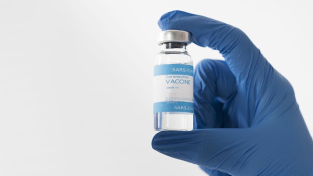 Une vingtaine de cas confirmés d'anaphylaxie ont été recensés parmi les 1,9 millions de doses de vaccin (Pfizer/BioNTech) contre le Covid-19 administrées au cours de la première semaine de vaccination aux Etats-Unis (14-23 décembre 2020), soit un taux de 11,1 cas pour un million de doses. Les personnes souffrant d’obésité doivent-elles être inquiètes pour autant ? Les données françaises et américaines sont, à ce jour, très rassurantes.