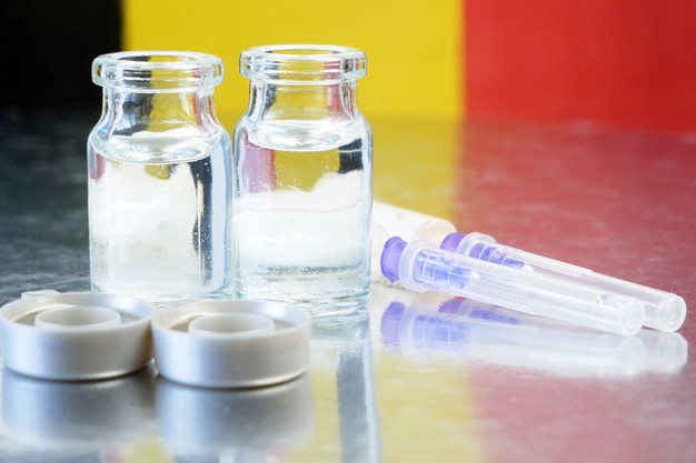 Si la Conférence interministérielle santé belge a décidé d’allonger le délai entre les deux doses du vaccin Pfizer de 21 à 35 jours, elle a par ailleurs lancé les préparatifs pour la phase de vaccination des personnes à risque âgées de 45 à 65 ans.