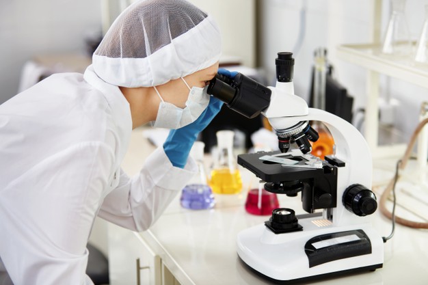 Selon une étude menée par l’Inserm d’Angers, les personnes qui souffrent de syndrome métabolique présentent un état inflammatoire chronique néfaste pour leurs vaisseaux sanguins. C’est le cas des personnes en situation d’obésité. Des vésicules extracellulaires qui circulent dans le sang semblent impliquées dans ce mécanisme. Elles pourraient transporter des composés bactériens issus du microbiote intestinal qui favorisent l’atteinte vasculaire.