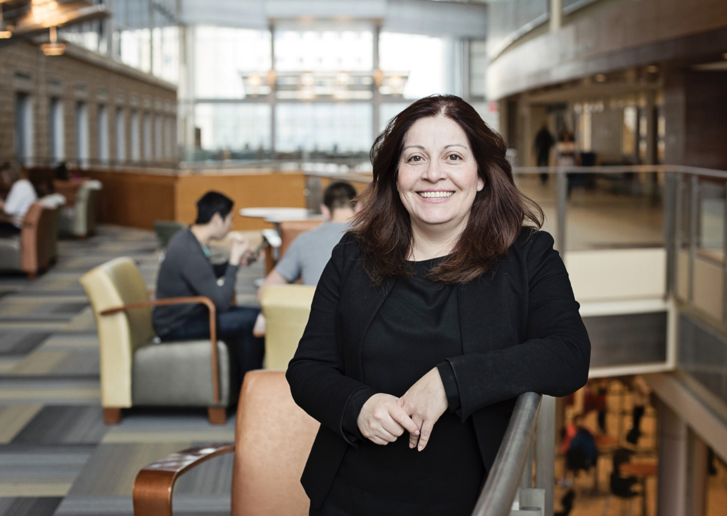 À l’heure actuelle, seules quatre provinces priorisent les personnes souffrant d’obésité pour le vaccin contre le coronavirus. Ximena Ramos Salas, directrice de la recherche de l’association canadienne de défense des patients souffrant d’obésité réclame l’élargissement de la vaccination au pays tout entier, ainsi qu’une meilleure politique d’éducation concernant la maladie chronique de l’obésité.